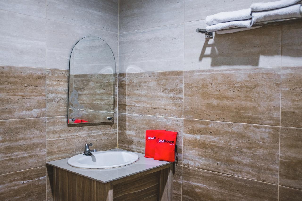 Reddoorz Plus Near Mall Panakukang Makassar Exterior photo